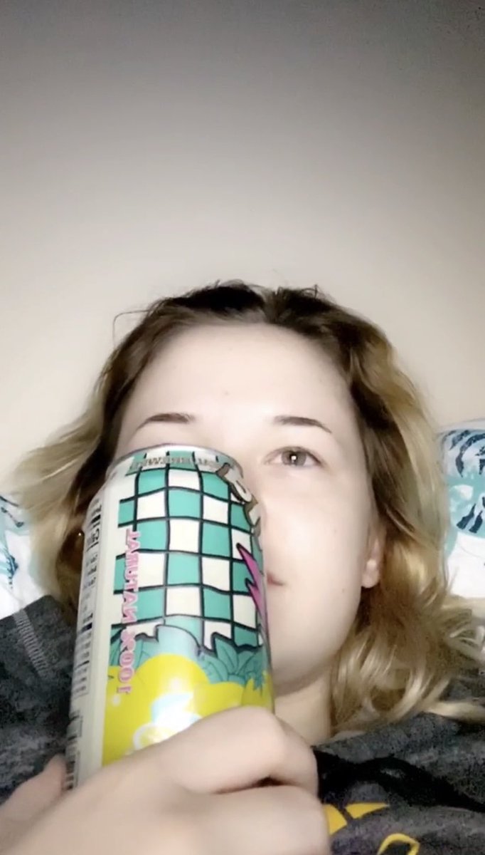 _jaynaschmidt's tweet image. if you know me, you know i always have an arizona in my hand. i love off of it at this point @DrinkAriZona 
also #streamteeth #redteam