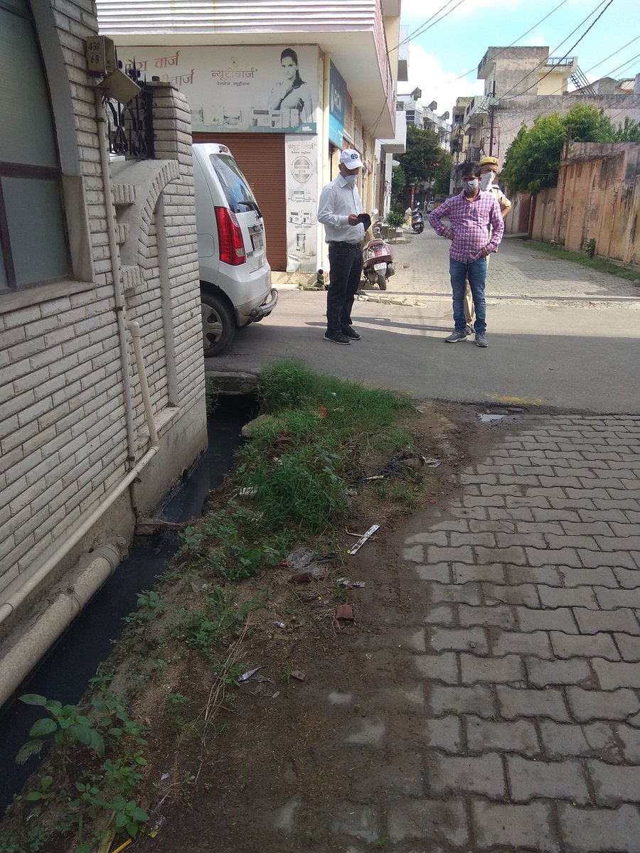 नगरपालिका वार्ड ब्रह्मपुरी का निरीक्षण किया गया।सफाईकर्मी को नाली की भी सफाई नियमित करने के निर्देश दिए गए।@dmmuzaffarnagar@cdomuzaffarnagar