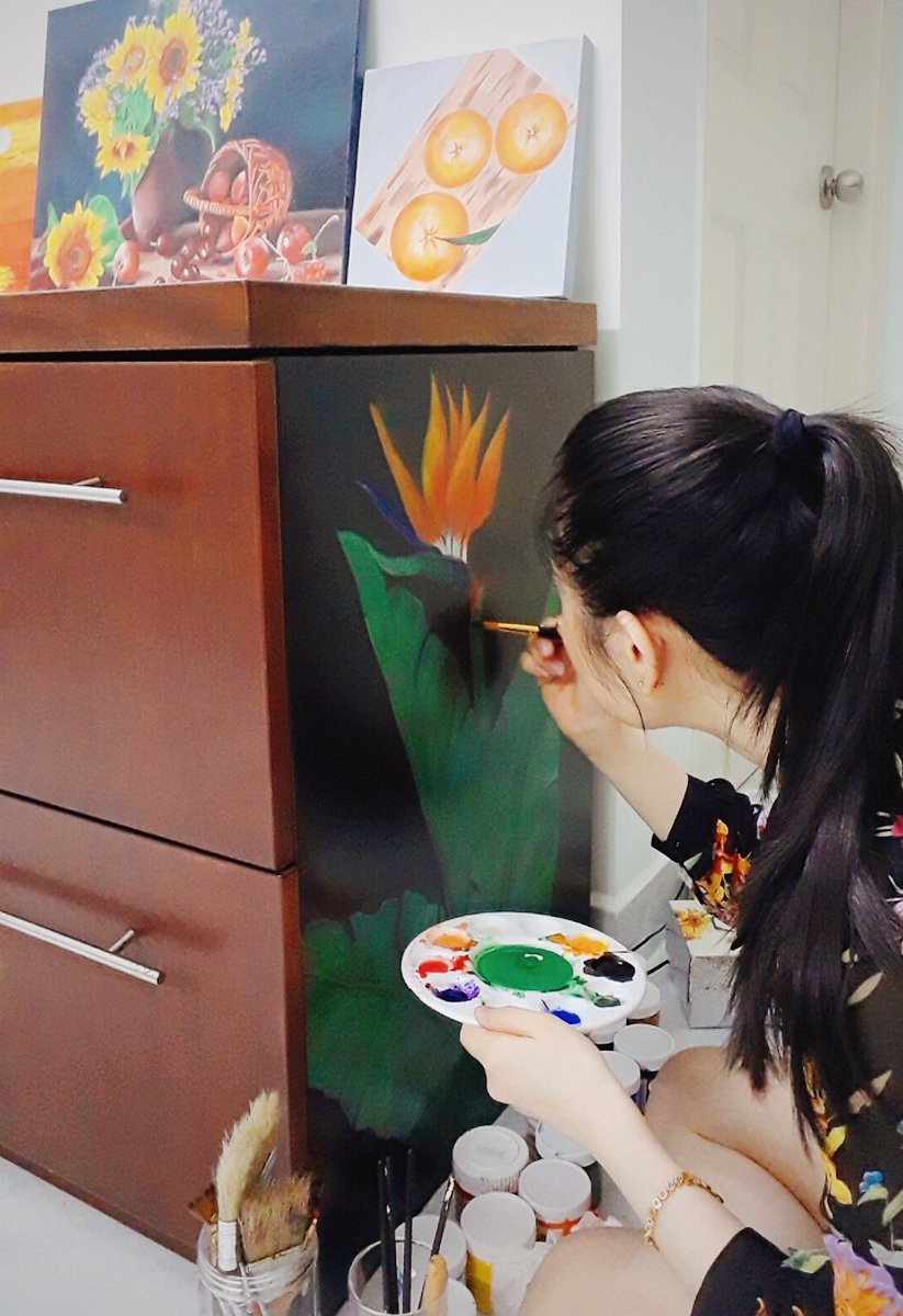 TuCau089's tweet photo. Cách làm cho cuộc sống bớt tẻ nhạt là tạo nên sắc màu 🎨
#home #painting #acrylicpainting https://t.co/UoApDHItYI