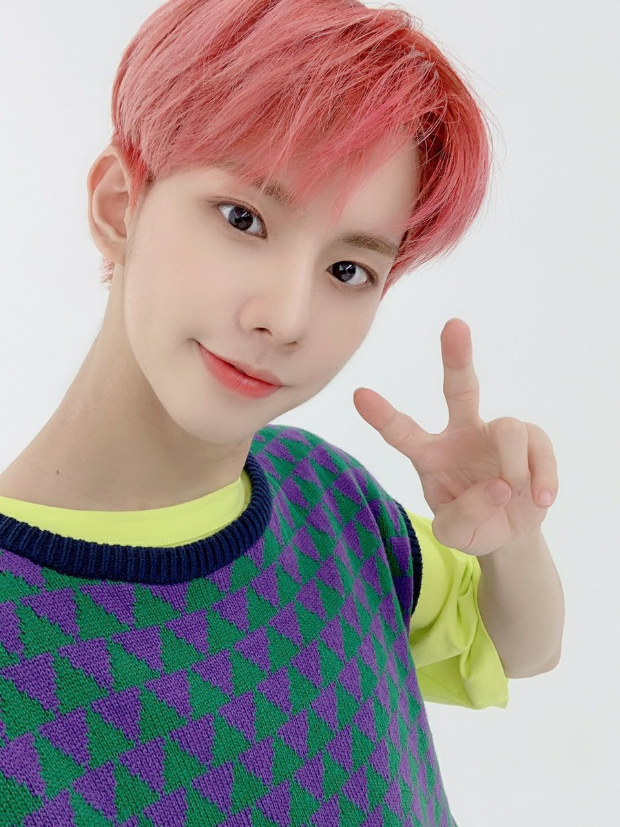 막냉이 #윈 의 귀요미 브이✌
 
#MCND #엠씨엔디 #WIN 
#EARTH_AGE #nanana #나나나