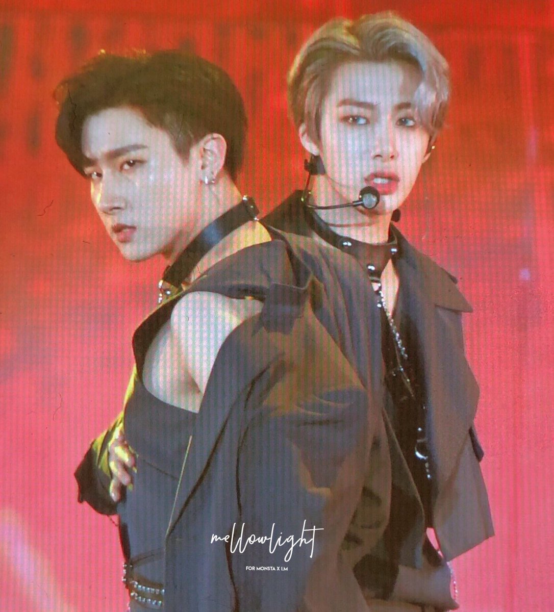 ยกตำแหน่งหัวไหล่กลมสวยให้น้องไปเลย;_; เป็นคนที่แขนสวย หัวไหล่สวยมากจริงๆนะ  ไม่ว่าตอนแขนเล็กแขนใหญ่ หัวไหล่น้องก็ยังมนสวยได้รูป พระเจ้าปั้นหนูด้วยความรักทุกสัดส่วนเลยคับ