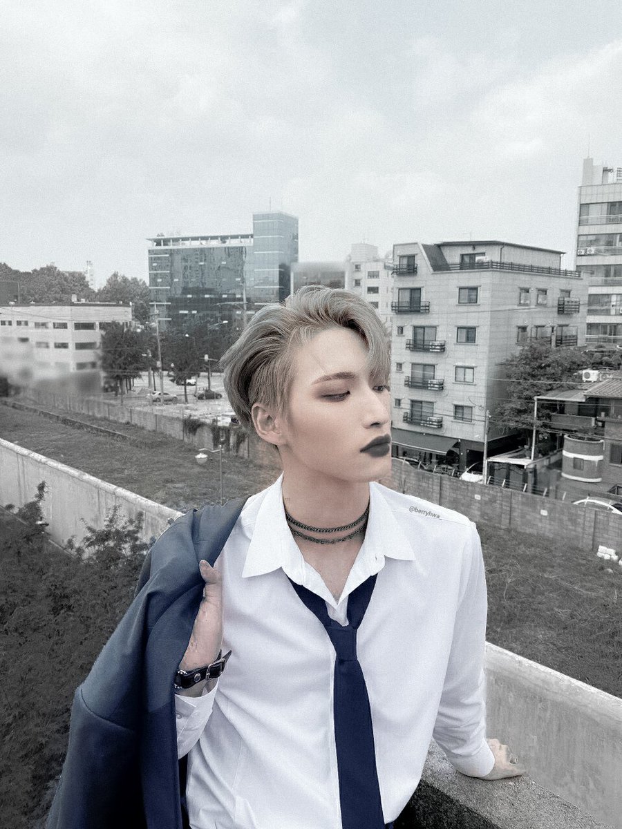 so i made a goth / dark seonghwa edit 