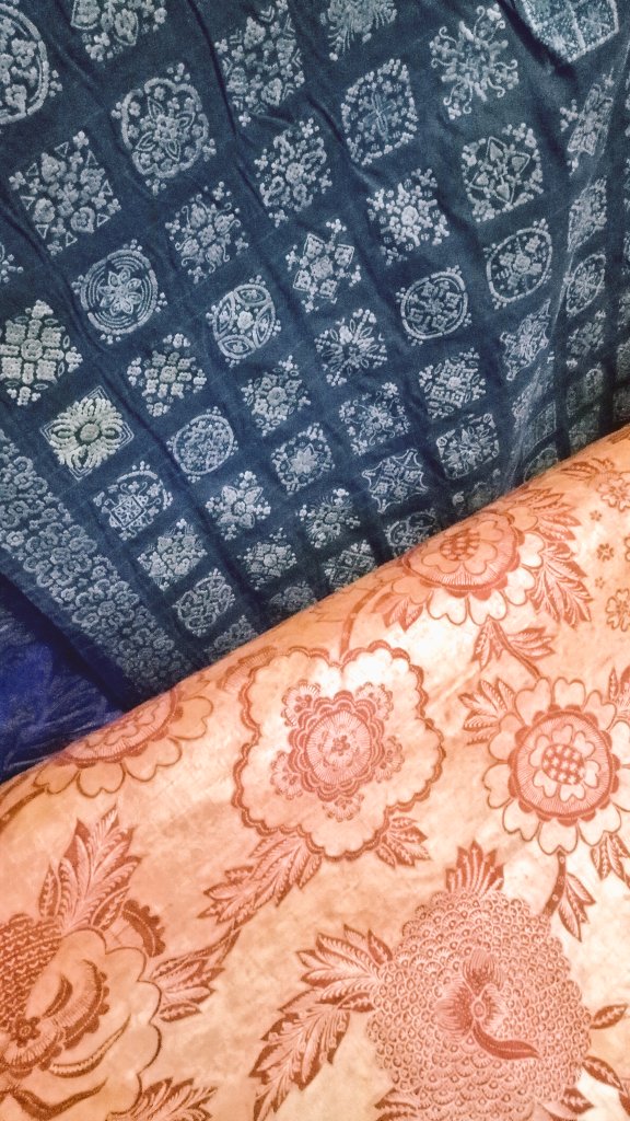 rade_efp's tweet photo. Menunggu batik dilorod...
#batik #batiktulis #nitik #batiknitik #batikpremium #artisanbatik https://t.co/jnzje5d6t9