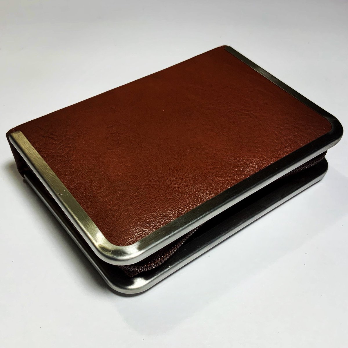 shopBIYB's tweet image. LIFESTYLE. 8 Piece Grooming Set. Now Available in Brown. Products designed to complement your LifeStyle. For more information visit BelieveInYourBeard.com

#GROOMINGset #EIGHTpiece #Brown #Positive #Tuesday #Vibes #Together #UNiTY #VINTAGE #BIYB #BeardCare #LifeStyle #Brand