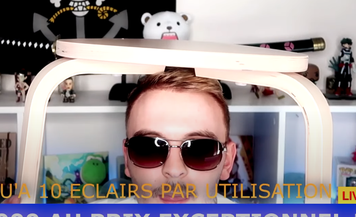 ElmlingerVictor's tweet photo. @Friteninja Quand le professeur dit "Mettez vous sous la table !" https://t.co/cF93llQW2a