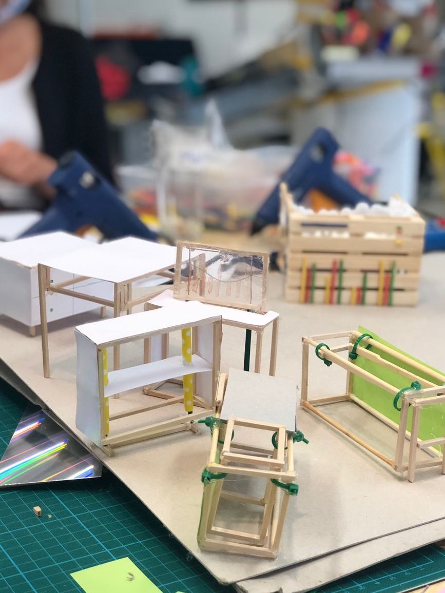 Tinkertank_de's tweet photo. Workshop für #KODIS #BildungscampusHeilbronn zum Thema „Wie kann ein Labor zum Thema Datenvisualisierung aussehen?“
#fraunhofer #dataviz #Tinkertank_de #WearAMask https://t.co/9udV3GghBG