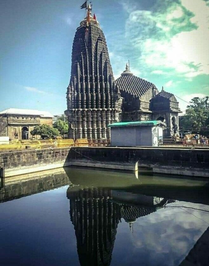 It is the holiest of all places as Brahma, Vishnu and Mahesh live here at the same time.8.Triyambakeshwar:- It is situated at the bank of Godavari at Nashik which is also known as Gautami Godavari.