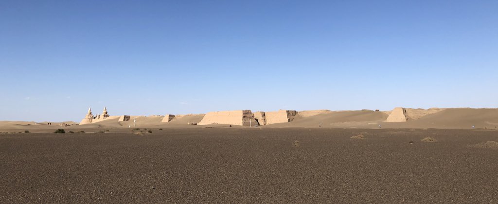 Mountains, steppe, desert and Covid overcome to finally make it to the holy grail of desert cities: the Tangut fortress of Khara Khoto, deep in Inner Mongolia’s Badain Jaran desert, with the nearest town Ejina 额济纳 still taking its Tangut name (something like ‘Yijinai’) 1/5
