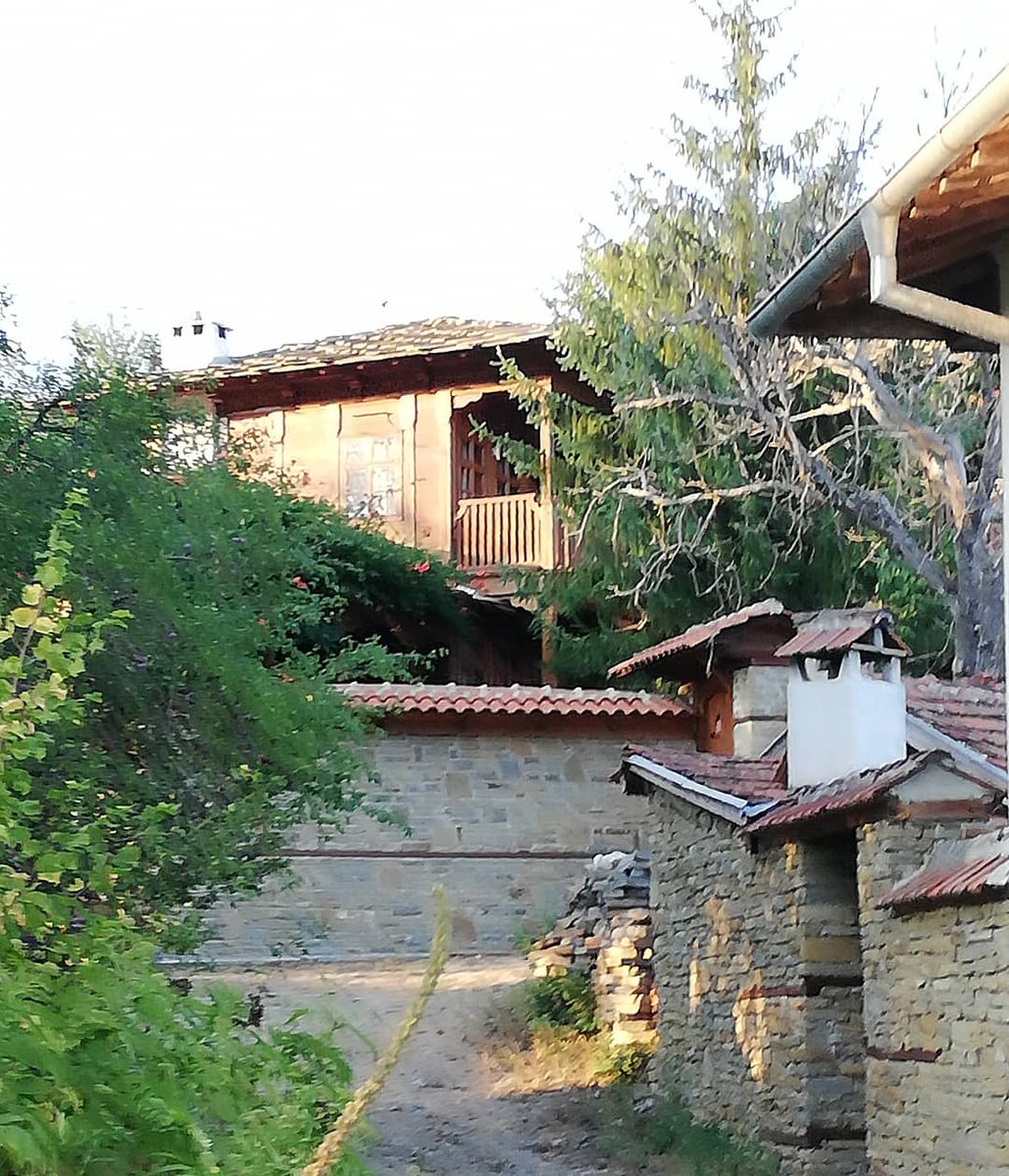 The village of #Katunishte <a href="/Burgas/">Burgas</a> region - #beauty of old #Bulgarian houses and #gates! 🏘️🌶️👌🍀💚💙🌿🌞👣🔔😇