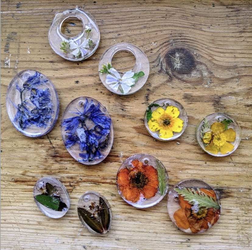 Looking back through our lockdown crafting photos - we still love these resin earrings made by @eleanorlucock 🌸
.

#workfromhome #lockdown #drinkshopdo #create #craft #workshop #handmade #handmadejewellery #resin #resinjewellery #photooftheday #creativesofinstagram