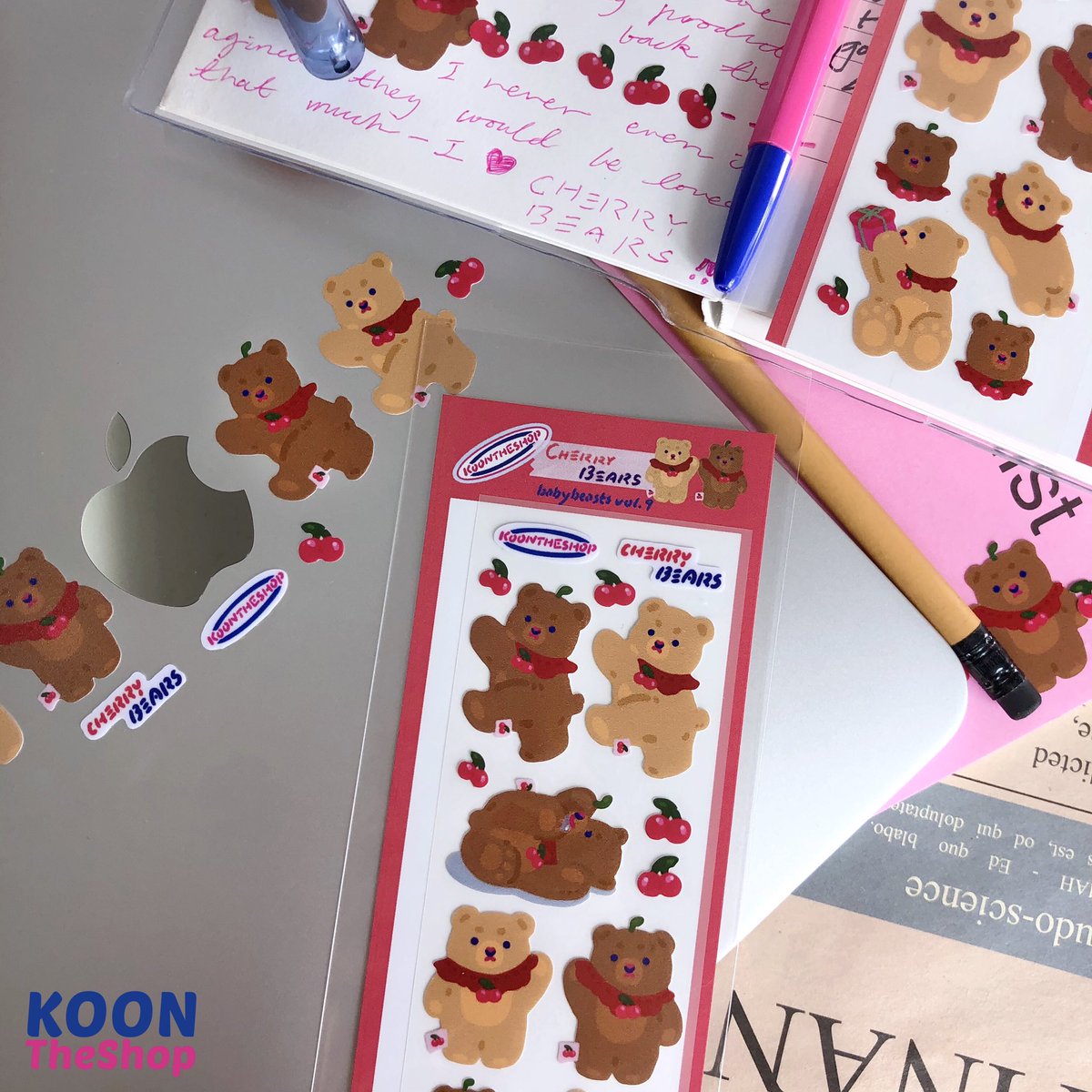 koontheshop's tweet photo. 🐻RT추첨 세분께 스티커 선물드려요.
𝘞𝘦 𝘭𝘰𝘷𝘦 𝘤𝘩𝘦𝘳𝘳𝘪𝘦𝘴! 체리 목걸이를 한 체리베어즈. 새로운 쿤더샵 아가맹수를 소개드려요
다꾸, 폰꾸 등 다양하게 활용하기 좋은 크기감 입니다🍒
-더많은 사진,설명: https://t.co/mIeF8wu5yg
-주문 폼링크: https://t.co/UvIBz5peJR https://t.co/OlJjY8s3Gv