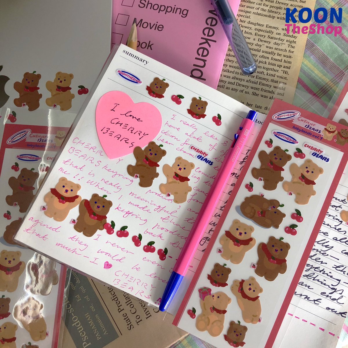 koontheshop's tweet photo. 🐻RT추첨 세분께 스티커 선물드려요.
𝘞𝘦 𝘭𝘰𝘷𝘦 𝘤𝘩𝘦𝘳𝘳𝘪𝘦𝘴! 체리 목걸이를 한 체리베어즈. 새로운 쿤더샵 아가맹수를 소개드려요
다꾸, 폰꾸 등 다양하게 활용하기 좋은 크기감 입니다🍒
-더많은 사진,설명: https://t.co/mIeF8wu5yg
-주문 폼링크: https://t.co/UvIBz5peJR https://t.co/OlJjY8s3Gv