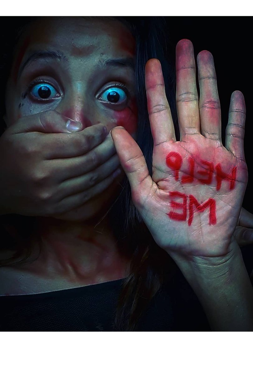 छोरी भएर जन्मनु पाप् हो? होइन। यदि हो नै भने पनि सजाय बलात्कार नै हुनु पर्छ? होइन। त्यसो भए पीडित र पीडितको परिवारलाई न्याय खोई? बलात्कारीलाई सजाय कहिले? न्यायको लागि जनता सडकमा आउनै पर्छ? अनि यस्ता घटना कहिलेसम्म??
#saveallsinglegirls🙏🙏