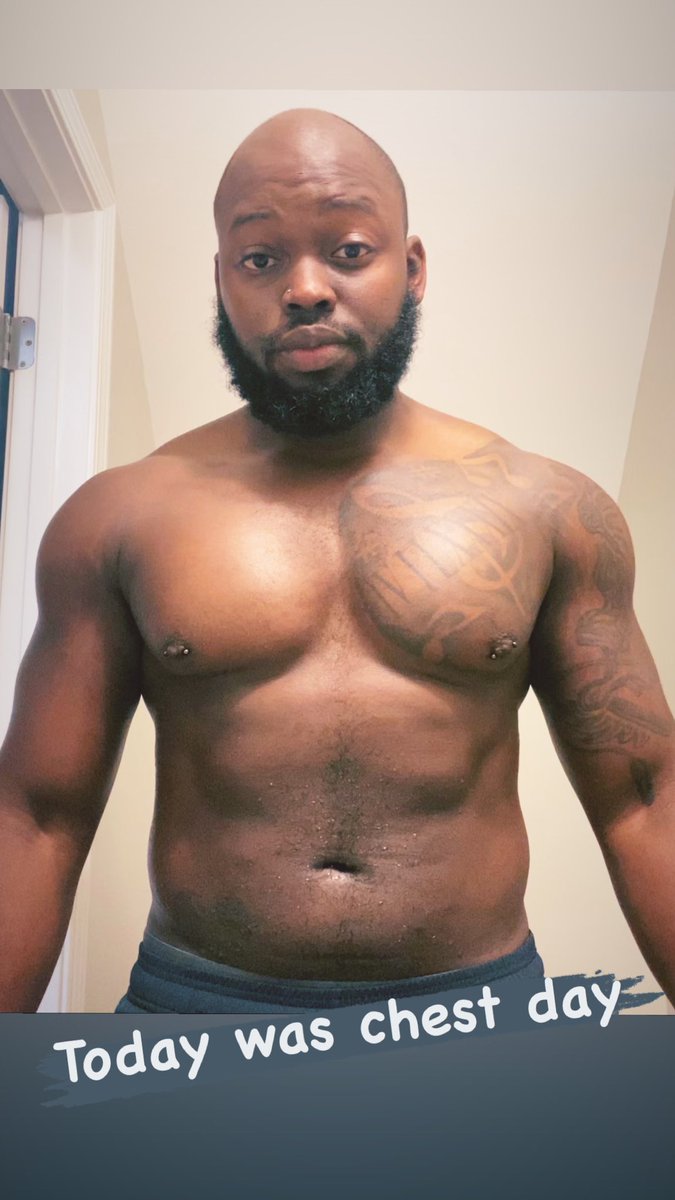 luvanmusiqu's tweet photo. #chestday #TittyTuesday #slowlymakingprogress #absTRYINGtopopthrough lol https://t.co/qgi86D4iCi