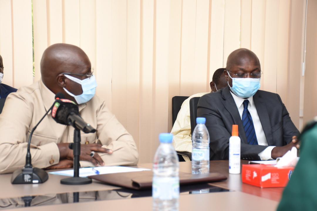 CRIC_Officielle's tweet image. 🇸🇳Reforestation durable et inclusive du territoire national:20 millions d’arbres seront plantés cette année.  
M.Oumar Gueye a rencontré son collègue de l’environnement et du développement durable M. Abdou Karim Sall pour réfléchir sur et s’imprégner du #PSE_VERT
#CRIC_MackySall