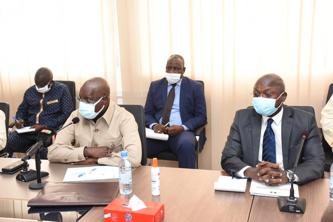 CRIC_Officielle's tweet image. 🇸🇳Reforestation durable et inclusive du territoire national:20 millions d’arbres seront plantés cette année.  
M.Oumar Gueye a rencontré son collègue de l’environnement et du développement durable M. Abdou Karim Sall pour réfléchir sur et s’imprégner du #PSE_VERT
#CRIC_MackySall