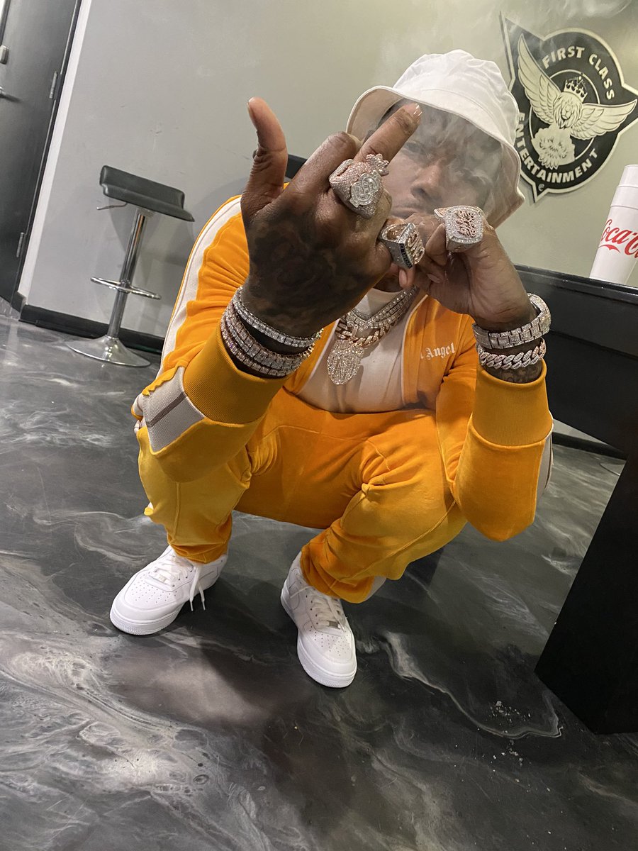 MoneyBaggYo tweet picture