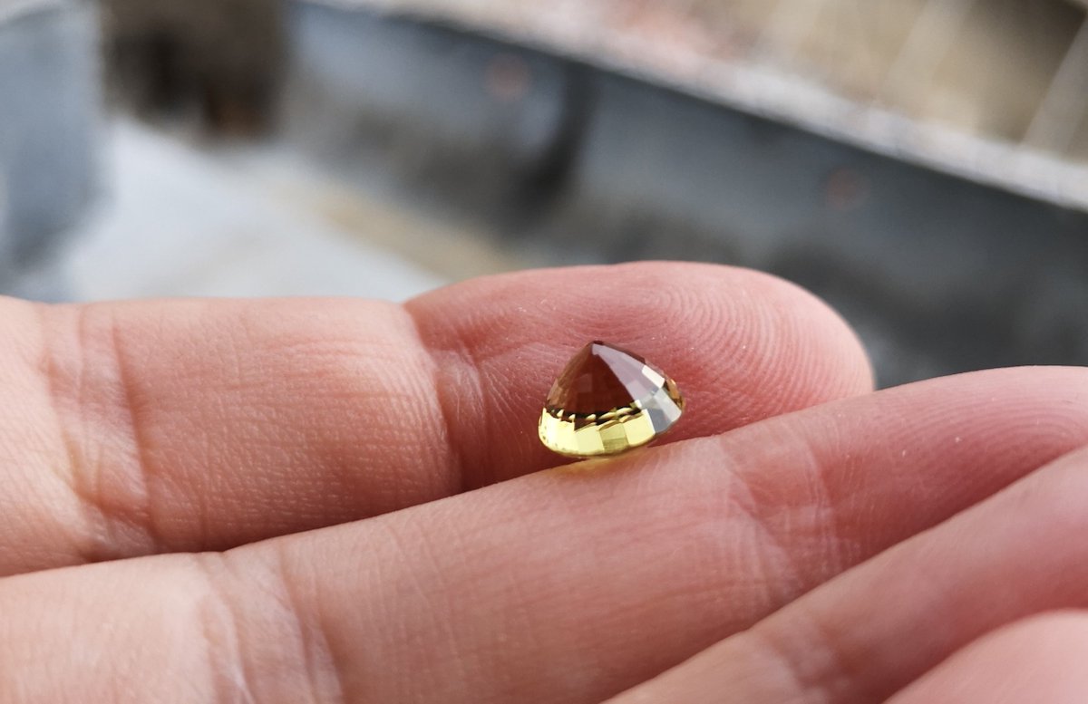 etsy.me/2E0MIAR 

<a href="/Etsy/">Etsy</a>
#maligarnet #naturalstone #facetedstone #certifiedstone 
#gemstone #verygoodquality

Grenat jaune du Mali. 2,45 carats