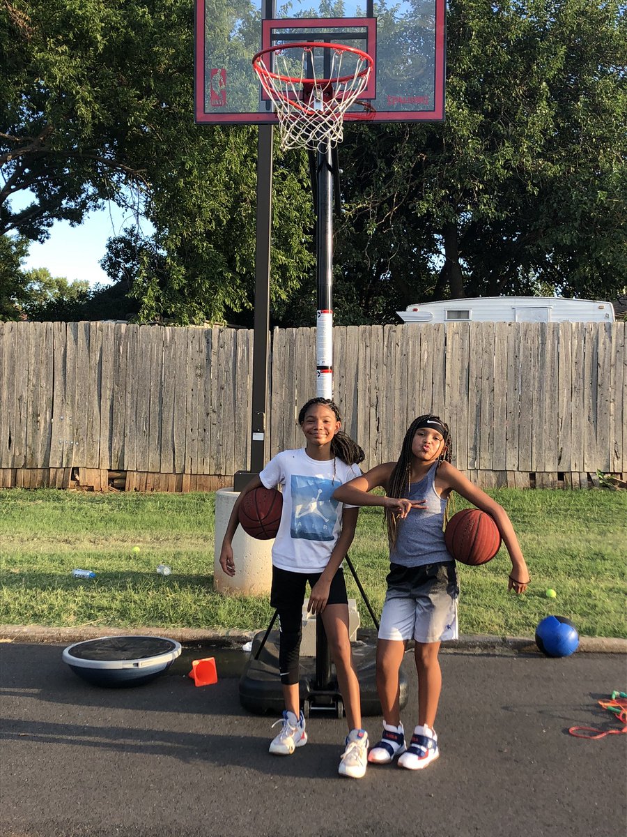 ___CoachP___'s tweet photo. New Clients Alerts 🚨🏀🙌🏽🔥 WE WORKING!!!! #PYTraining https://t.co/WwrQE8TTjg