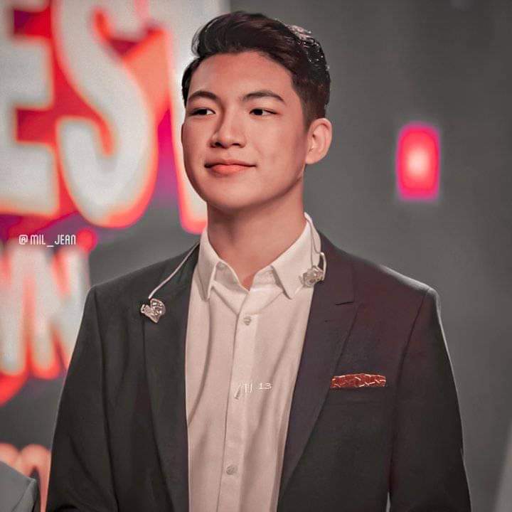 DARRENaticsGXY's tweet photo. pogi naman niyan :> @Espanto2001

#SanaTayoNa | Darren Espanto |DARRENLive OnPEP https://t.co/IhujOfiTwf