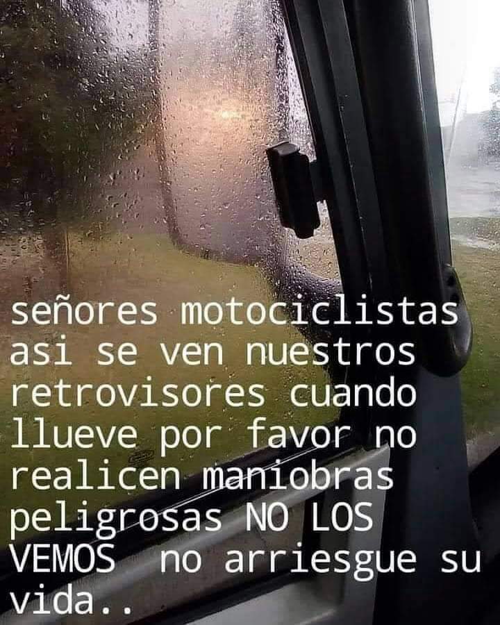 ArlesClub's tweet photo. Comentario de un automovilista hacia los motociclistas, tomenlo en cuenta hermanos. https://t.co/qkXapFfIic