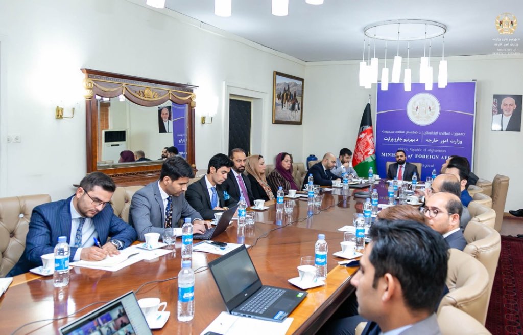 The 1st Senior Officials Meeting of the @HeartofAsia_IP for the year, was held under co-chairmanship of the Deputy Foreign Ministers of 🇦🇫 & 🇹🇯.
#RegionalCooperation, #RegionalConnectivity, Afghan #PeaceProcess & #SustainableEconomicDevelopment were some of the topics discussed.