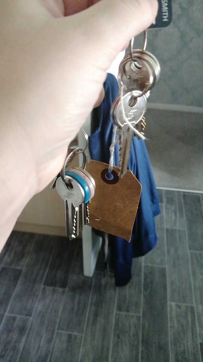 kellou71's tweet image. Keys to the new house. New start goodbye bedworth ♥️👋🏡 @mrblueskyccfc