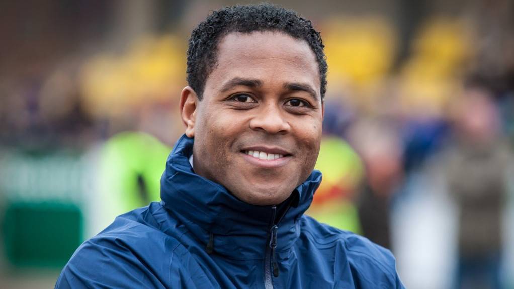 Mais c'est véritablement à partir de 2015, et avec la nomination de Patrick Kluivert en tant qu’entraîneur, que la sélection va changer de stature.Un choix qui vient avant tout du cœur pour l’ancien grand attaquant néerlandais, dont la mère est originaire de Curaçao.