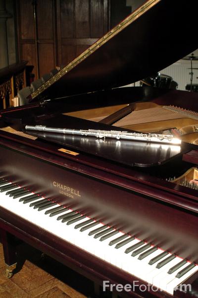 MichaelBleiweis's tweet photo. My second full composition was a jazzy sounding duet for flute and piano called “Minuet in Jazz” with a bouncy main theme and a smooth and flowing “trio” section.
Now on my YouTube channel at:
https://t.co/c2PhfjDYtc
#composer, #UnknownComposer, #FluteMusic, #PianoMusic https://t.co/MLWBCTw9kC