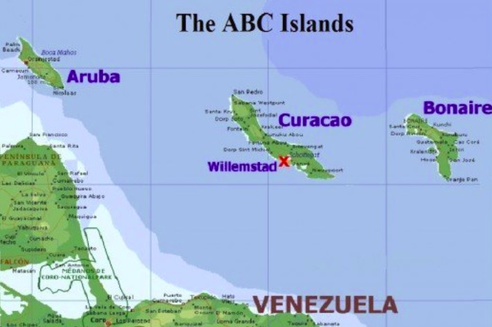 Pourquoi une telle précipitation de la part de Curaçao ? La réponse trouve sans doute son origine dans la situation économique du pays, qui repose en grande partie sur le tourisme, les services financiers mais aussi... l& #39;industrie pétrolière.