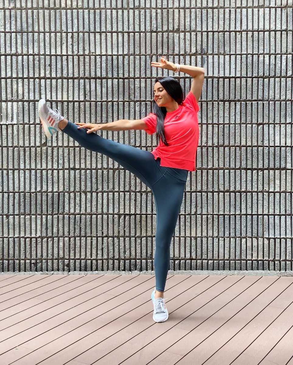 Buenos días! Hoy prendele a la 12:40PM al Canal 6 de <a href="/multimediostv/">multimedios tv</a>, estaré en la @CajaPandoraTv con <a href="/GabyQuirogaT/">Gaby Quiroga</a>,<a href="/mariainesguerra/">María Inés Guerra</a> y <a href="/laishawilkins/">👑Lai Reina de Dinamarca</a> hablando de antojos, todos los tenemos, vamos a resolverlos!!!