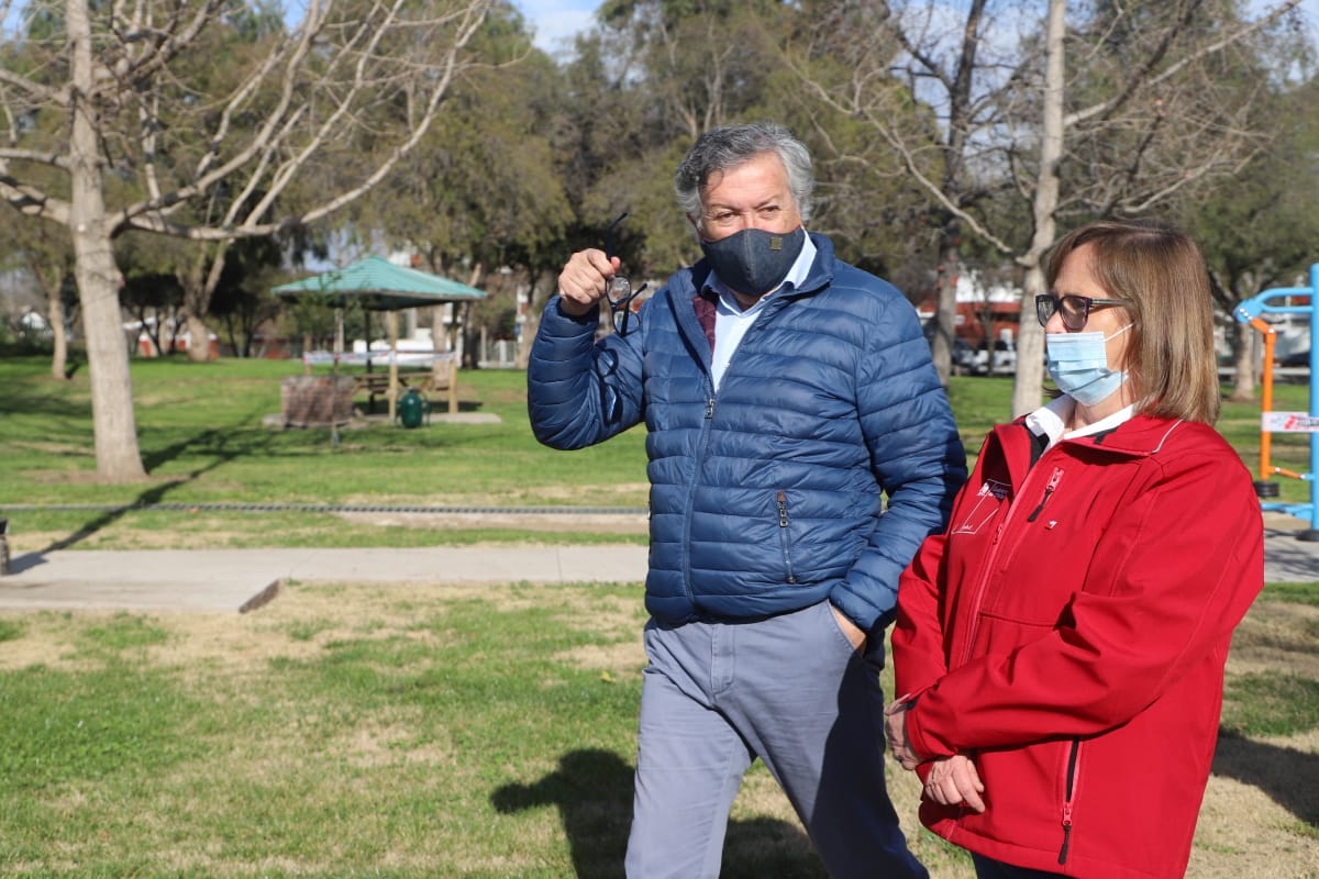 Como región debemos ir avanzando #PasoaPaso #ChileSeRecupera Esta mañana junto a @alcaldesoto y al Jefe de la Defensa #OHiggins realizamos la apertura del #ParqueComunal #Rancagua para actividades recreativas. Es un gran paso, pero debemos seguir siendo responsables y cuidarnos.