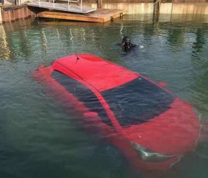 TheValour1's tweet image. ଗୁଗୁଲ୍ ମ୍ୟାପ୍ କୁ ଝିଅମାନେ ଏମିତି ପଢ଼ିକି ଗାଡ଼ି ଚଲାନ୍ତି 👇

#Smoothdriver
#GoogleMaps