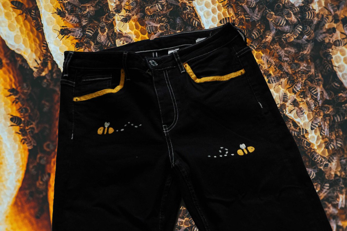 BEE PANTS - hand painted and thrifted - size W30" - €27 with free shipping to the Netherlands. International shipping possible https://www.etsy.com/listing/832974320/bee-hand-painted-black-jeans?ref=shop_home_active_6&frs=1