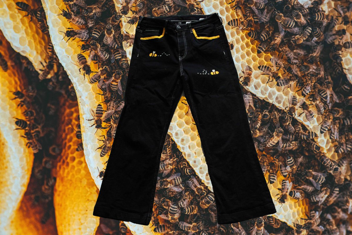 BEE PANTS - hand painted and thrifted - size W30" - €27 with free shipping to the Netherlands. International shipping possible https://www.etsy.com/listing/832974320/bee-hand-painted-black-jeans?ref=shop_home_active_6&frs=1