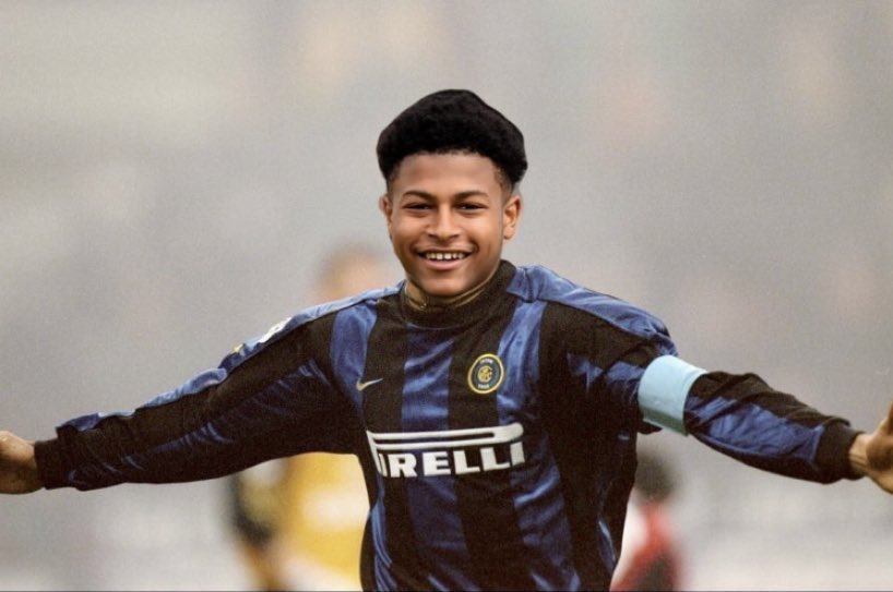 EgRvIacXkAY0DQk?format=jpg&name=900x900