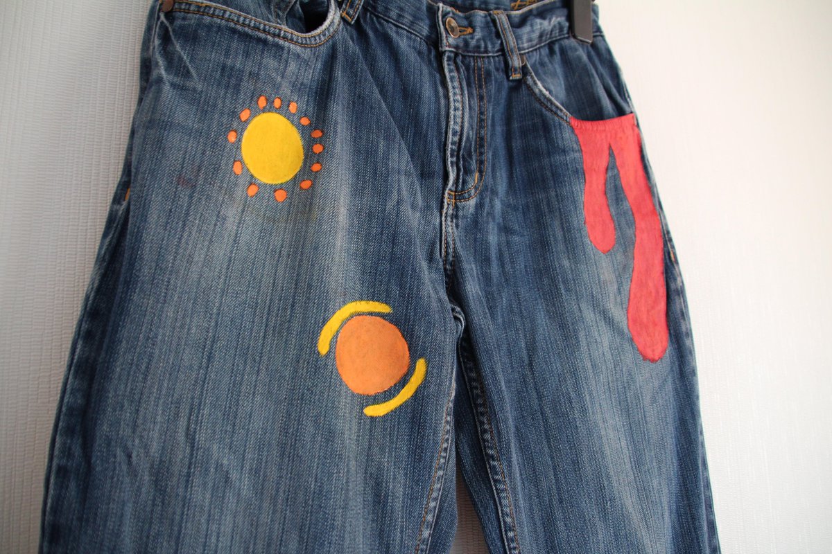 SHAPES JEANS - hand painted and thrifted - size W31" - €30 with free shipping to the Netherlands. International shipping possible https://www.etsy.com/listing/853046867/shapes-and-colours-hand-painted-jeans?ref=shop_home_active_4&frs=1