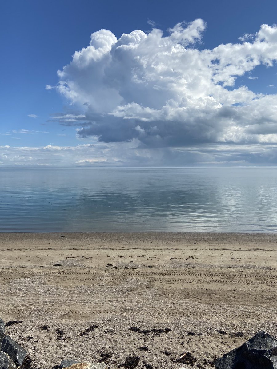 cyberima's tweet photo. Not an ocean, not a sea, it’s the mighty St-Laurent river.
#monquebec https://t.co/bbPtllrNBb