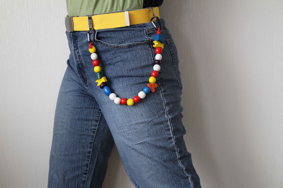 GIRAFFE JEANS CHAIN - thrifted and upcylced materials - €13.50 with free shipping to the Netherlands. International shipping possible https://www.etsy.com/listing/832710668/giraffe-jeans-chain-wooden-beads?ref=shop_home_active_16&frs=1&cns=1