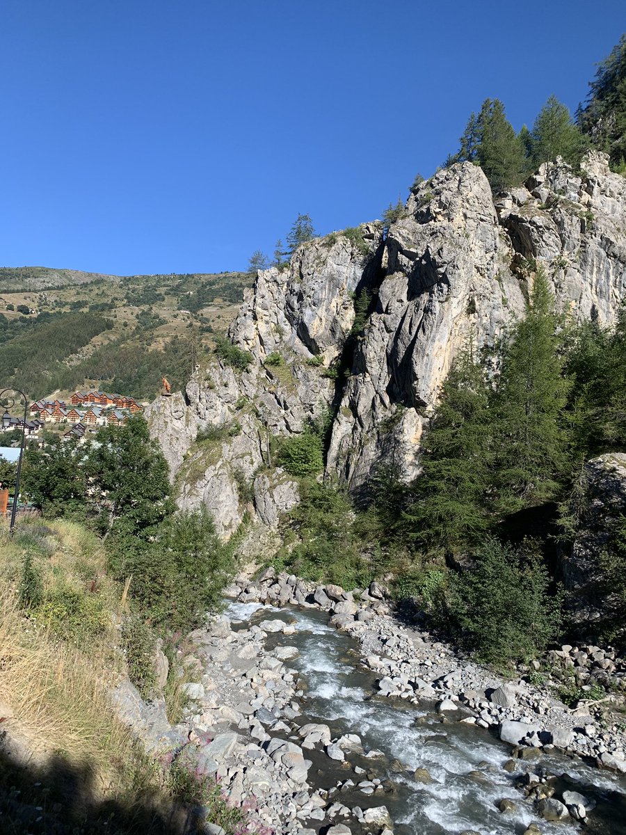 🏔 Grand bol d’air frais à Valloire, en Savoie. Les touristes ont été très nombreux cette année !

📺 Reportage demain dans le 13H de @france2tv !