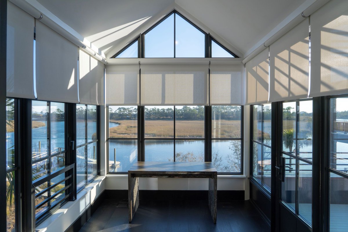 JGeigerShading's tweet image. Nine shades. Three motors. No visible wires or screws. Get the look with R Series bit.ly/2YeHztx