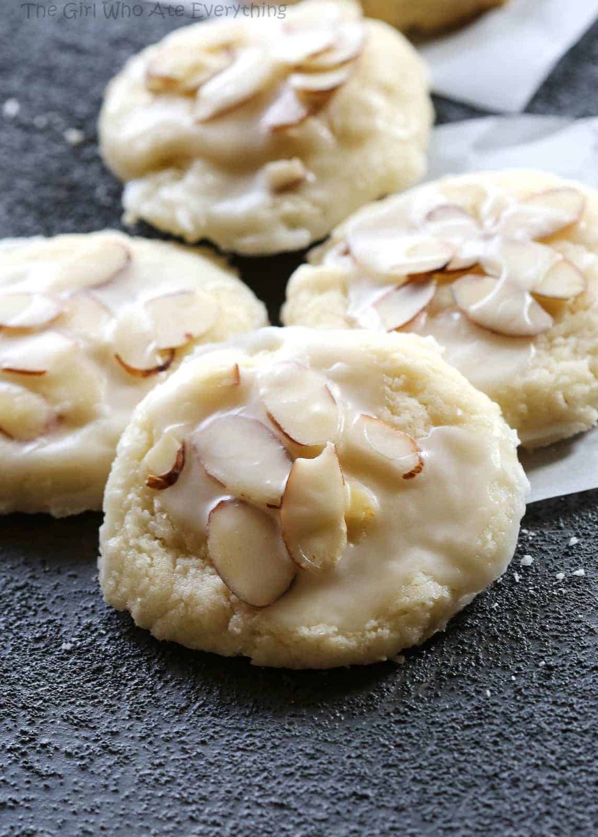  @wonderlandlix as sweet sweet almond cookies. I'm hungry.
