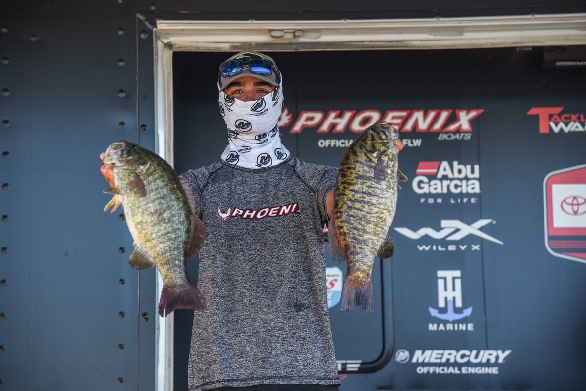 hughcfishing's tweet photo. The second picture is what I spent all my practice time looking for! School of 4 pounders stacked on a single boulder. Plucked these two big ones from that spot that I saved til the last day!  @6thSenseLureCo @CastAwayRods #bassfishing #fishing @HumminbirdFish https://t.co/xfntEkhtKy
