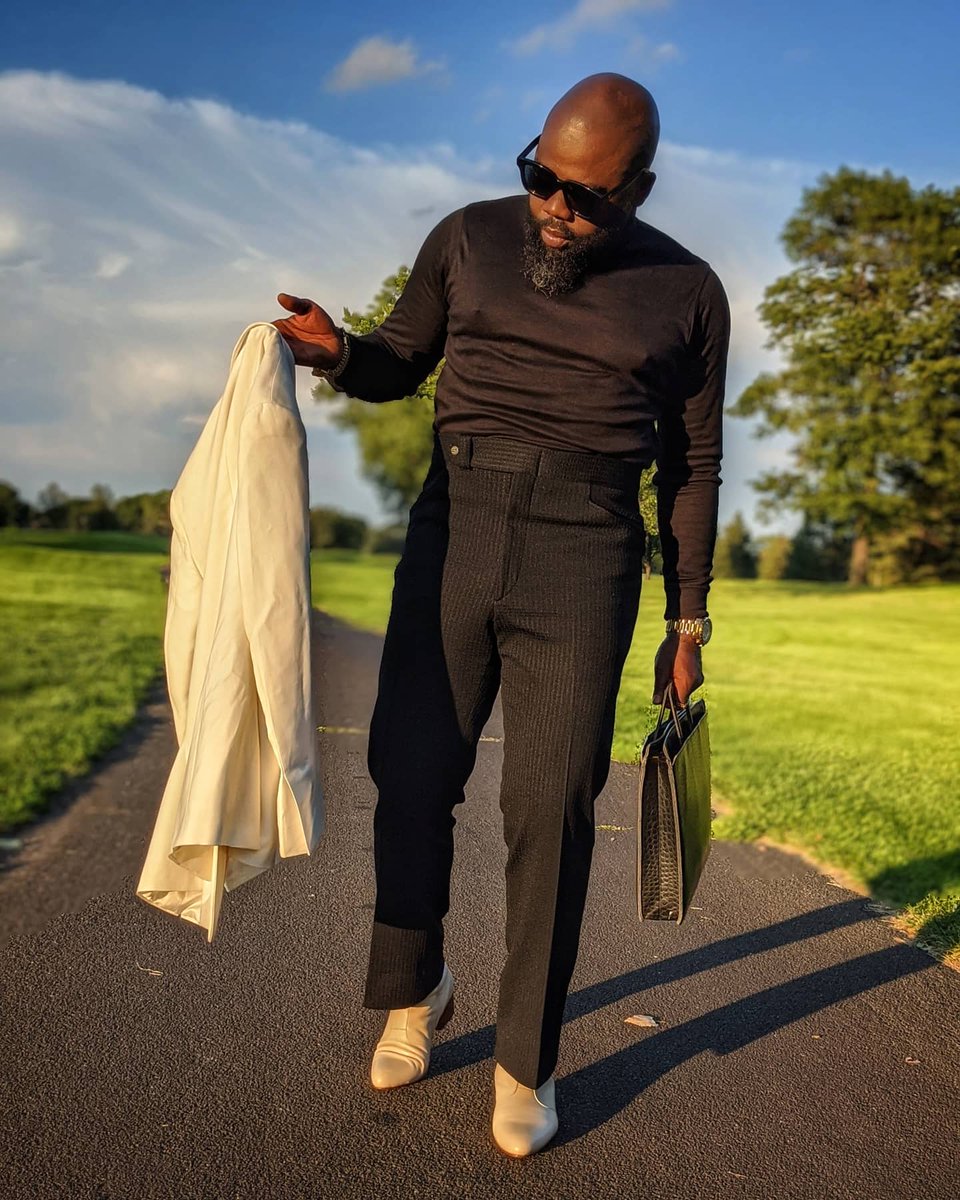 #moderngentleman #suitandtie #styleforum #menslook #dapperday #bestcasualoutfit #blackmenswear #suitgame #dapper #menstagram #dappermen #guywithstyle #blackmenwithstyle #gentsfashion #fashiorismo #menblog #highfashionmen #mensapparel #menfashioner #bestofmenstyle #dapperlydone https://t.co/jAlXvNGcBe