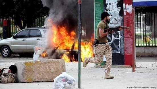 اللي يقول بنغازي كنها ماتطلع في #مظاهرات والاخايفه قوله #بنغازي طلعت ايام قطاعين الروس مش قطاعين الضي والرواتب       #الوطن قبل البطن 

اقراها لعند  ماايجيك الضي
#ليبيا
#طرابلس_تنتفض 
#طرابلس #مصراته #الوطنيه #السراج #الوفاق