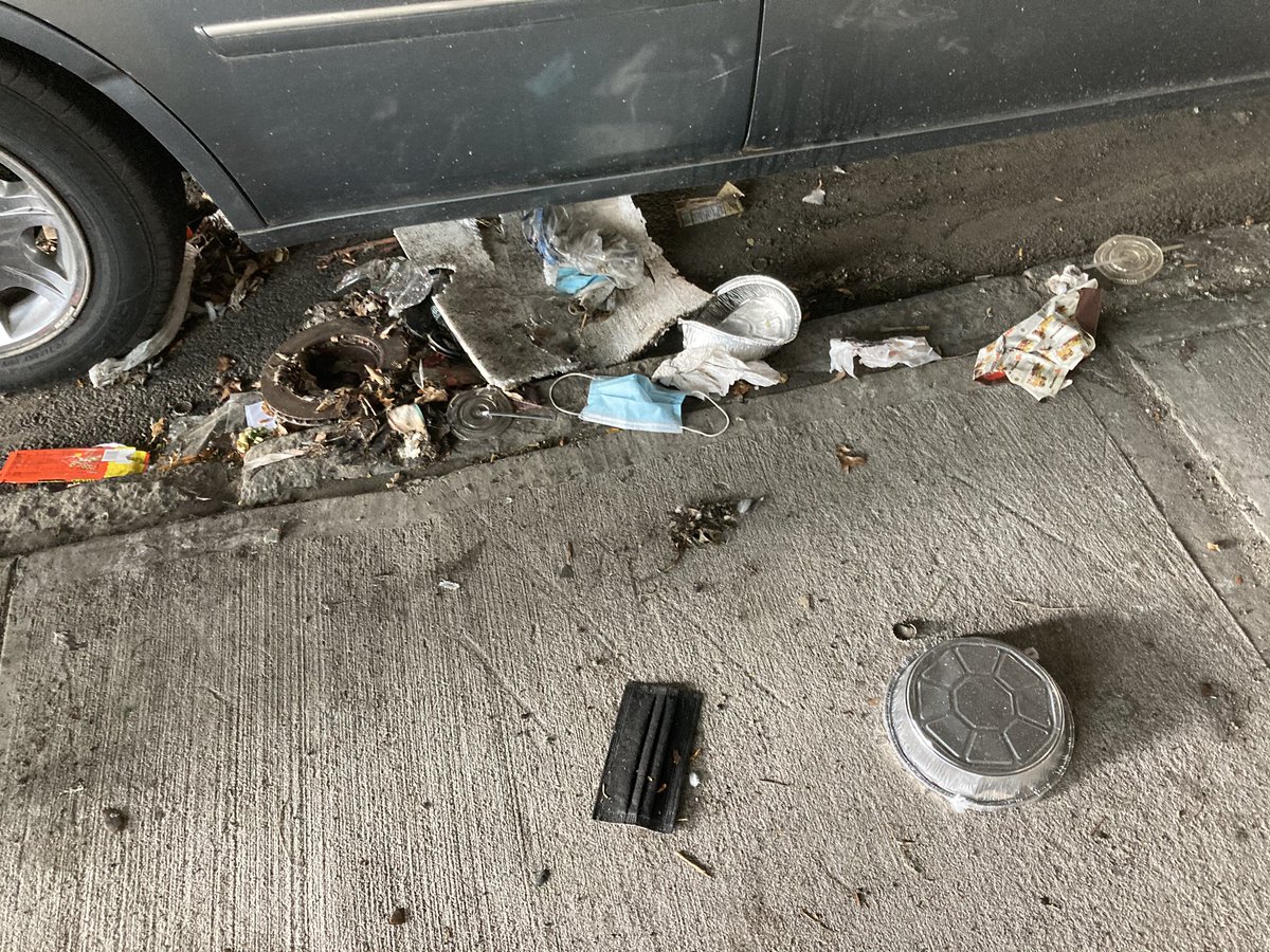 hoosatron's tweet photo. @NYCASP Thanks for the GREAT JOB today @NYCSanitation YET AGAIN LEAVING THE STREETS OF QUEENS A MESS WHILE ISSUING TICKETS TO CARS THAT DIDN’T MOVE. @NYCMayorsOffice  how about that?! (Pic taken on 39th Ave in Woodside, Queens 8/25. Streets have not been cleaned in MONTHS) https://t.co/3dBLZpXj6E