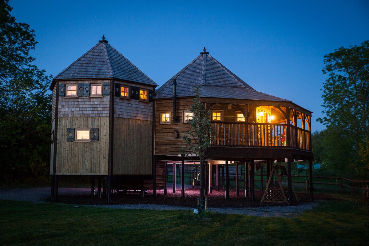Cool_Stays's tweet photo. 21 CoolStays for your 2021 #BucketList //  21 of our favourite UK #CoolStays - gorgeous family houses, #cottages by the sea, #cabins in the woods, luxurious #treehouses and glamorous #glamping sites - for an amazing 2021 #staycation https://t.co/RlY7Tdrycm https://t.co/pL2jRnWpOT