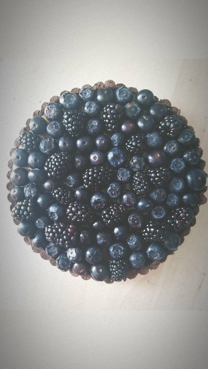 Otra de mis tartaletas favoritas. Yo le llamo muerte por chocolate XD
Tartaleta de chocolate, caramelo y frutos del bosque!