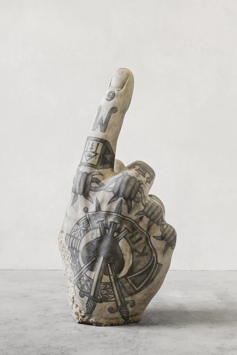 mymind's tweet photo. The work of Italian sculptor Fabio Viale.

Something you may have not seen before. https://t.co/MyWfxTsYBJ