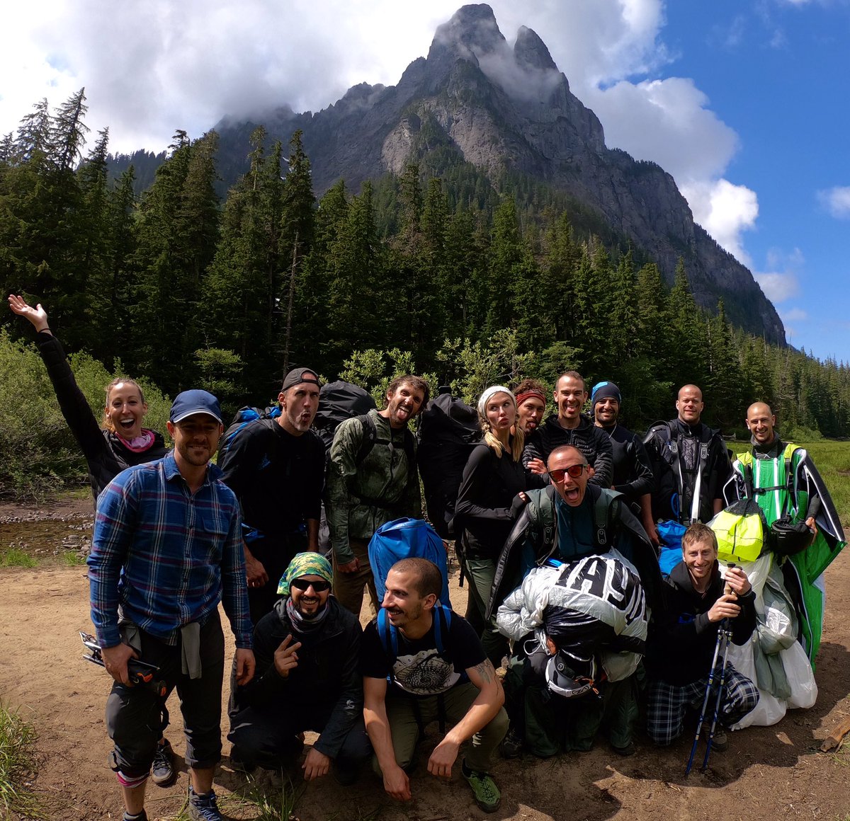 bmikesell23's tweet photo. FJC To Terminal Course Complete in the PNW! Another course in a couple weeks 🤘🥳🤘 #USA #pnw https://t.co/yrJsNnqVj9